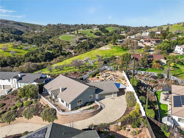 193 Blossom Court, Paso Robles, CA 93446