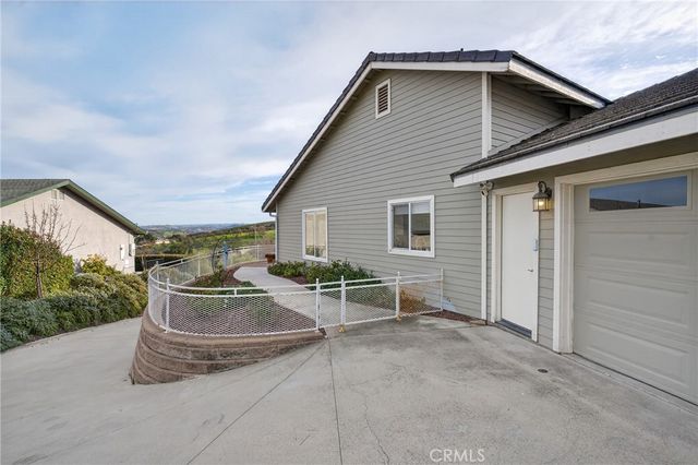 193 Blossom Court, Paso Robles, CA 93446