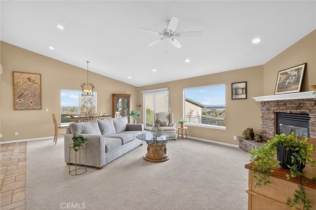193 Blossom Court, Paso Robles, CA 93446