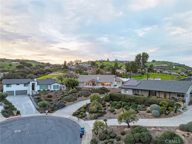 193 Blossom Court, Paso Robles, CA 93446