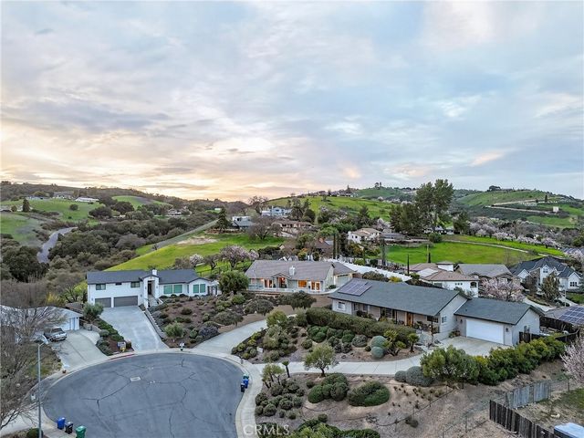 193 Blossom Court, Paso Robles, CA 93446