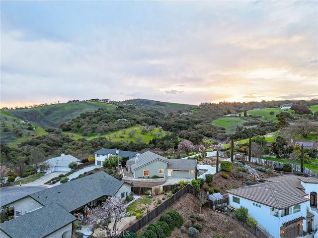 193 Blossom Court, Paso Robles, CA 93446