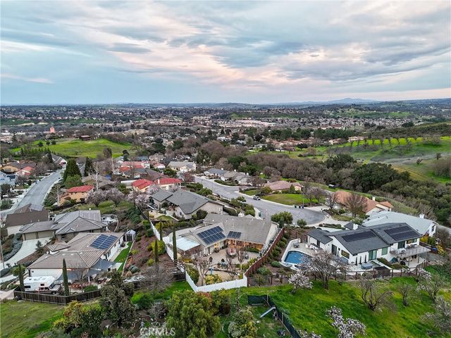 193 Blossom Court, Paso Robles, CA 93446