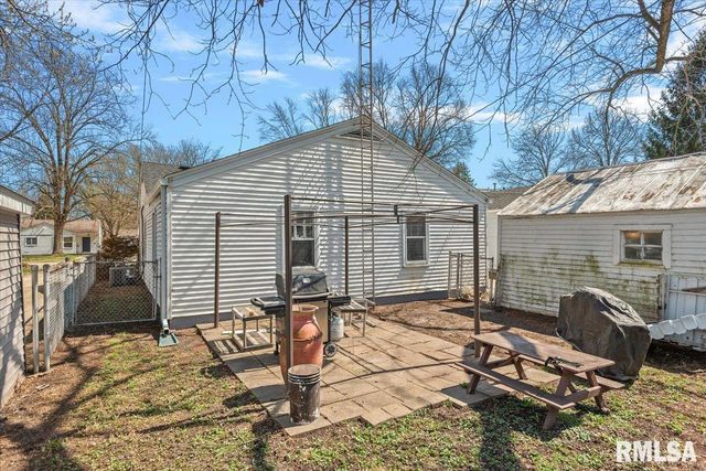 1905 N 21ST Street, Springfield, IL 62702