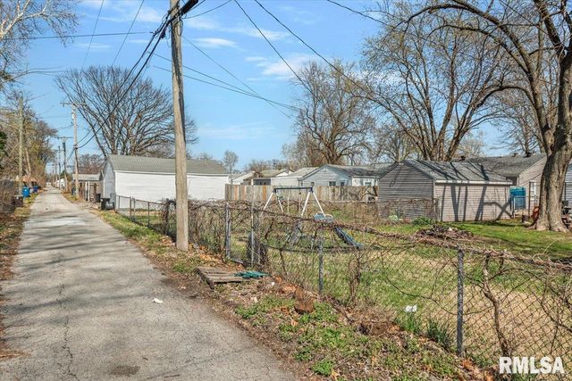 1905 N 21ST Street, Springfield, IL 62702