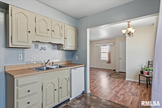 1905 N 21ST Street, Springfield, IL 62702