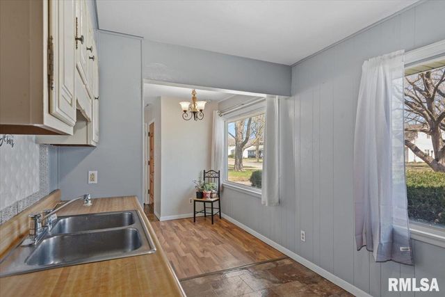 1905 N 21ST Street, Springfield, IL 62702