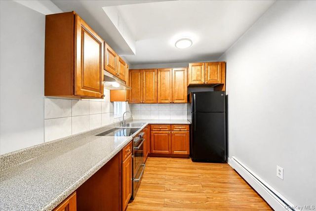 9 Hyatt Avenue, Yonkers, NY 10704