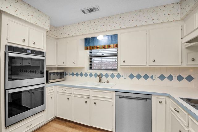 5914 Pine Arbor Drive, Houston, TX 77066