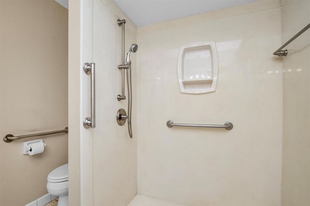 5914 Pine Arbor Drive, Houston, TX 77066