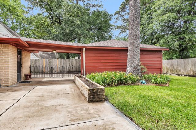 5914 Pine Arbor Drive, Houston, TX 77066