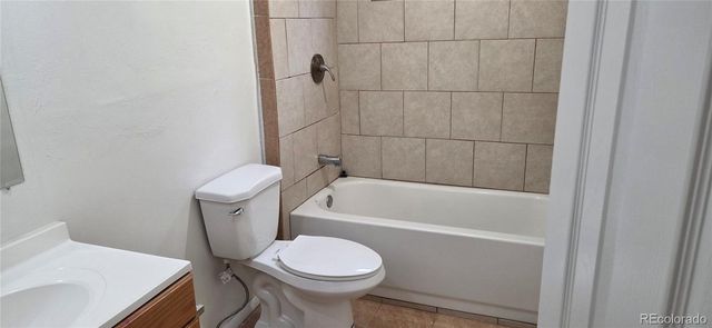 3807 S Fraser Street, Aurora, CO 80014