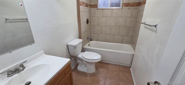 3807 S Fraser Street, Aurora, CO 80014