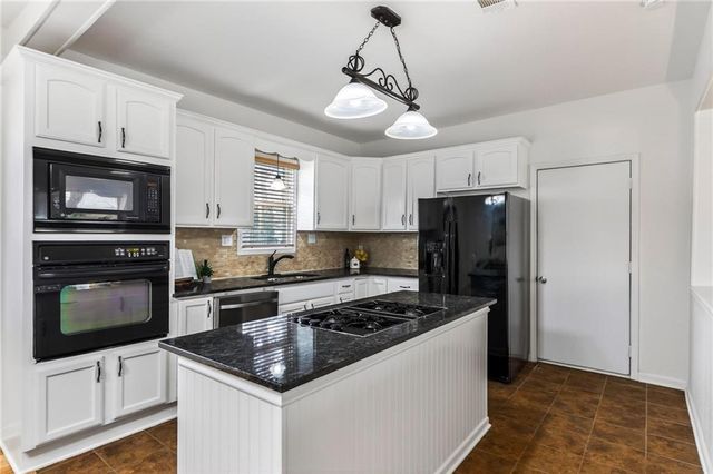 309 W Piankishaw Street, Paola, KS 66071
