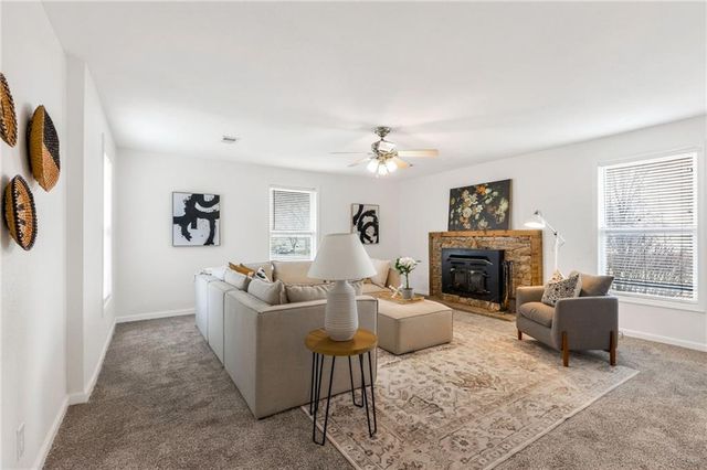 309 W Piankishaw Street, Paola, KS 66071