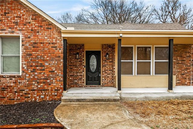 309 W Piankishaw Street, Paola, KS 66071