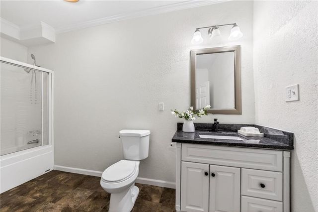 309 W Piankishaw Street, Paola, KS 66071
