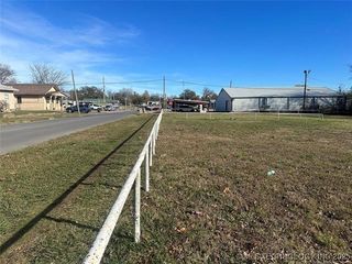 806 E 13th Street, Okmulgee, OK 74447