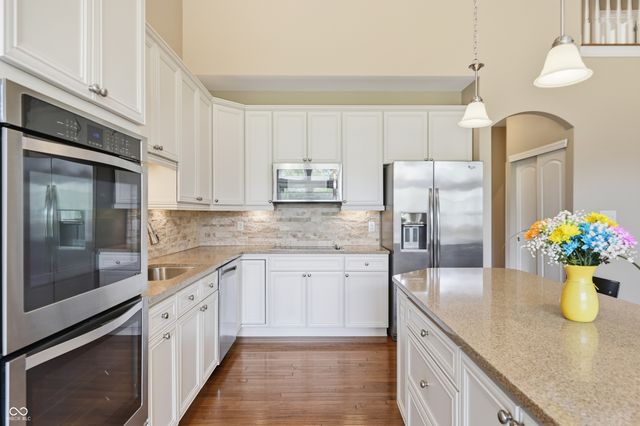 1113 Clearwell Drive, Greenwood, IN 46143