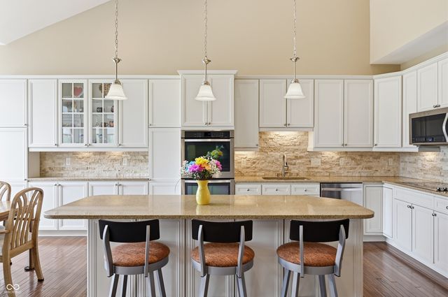 1113 Clearwell Drive, Greenwood, IN 46143