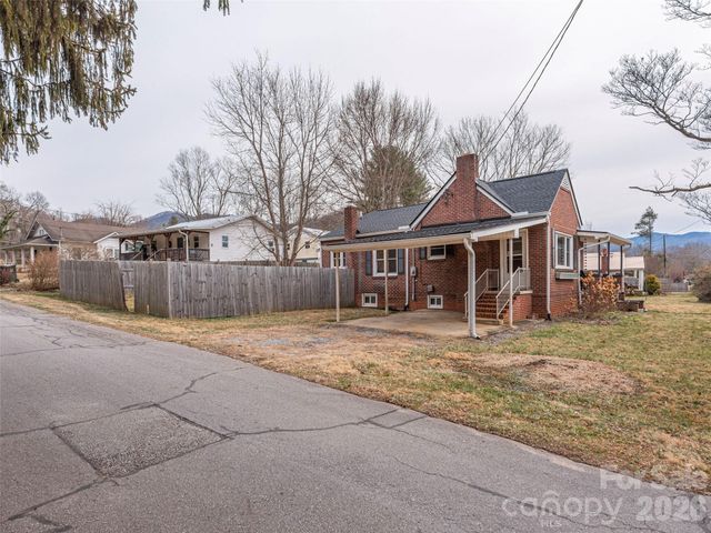 132 Maxwell Street, Waynesville, NC 28786