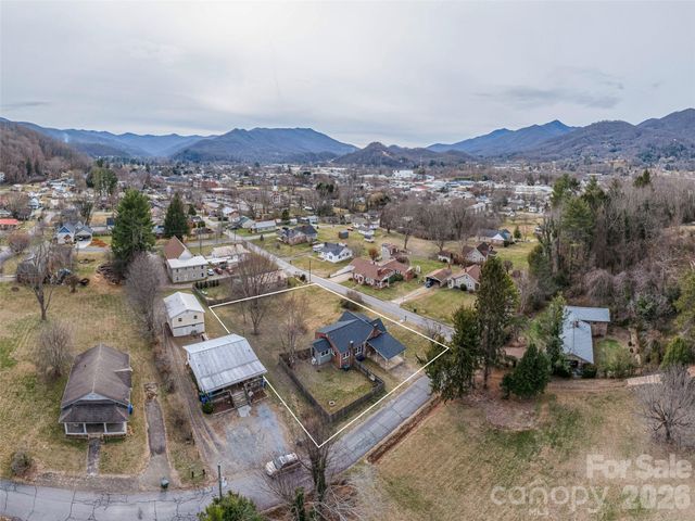 132 Maxwell Street, Waynesville, NC 28786