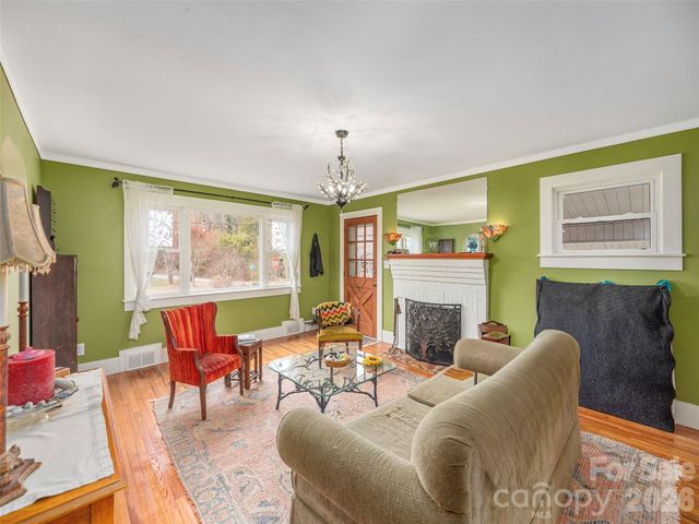 132 Maxwell Street, Waynesville, NC 28786