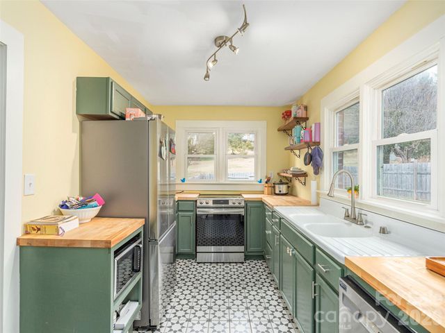 132 Maxwell Street, Waynesville, NC 28786