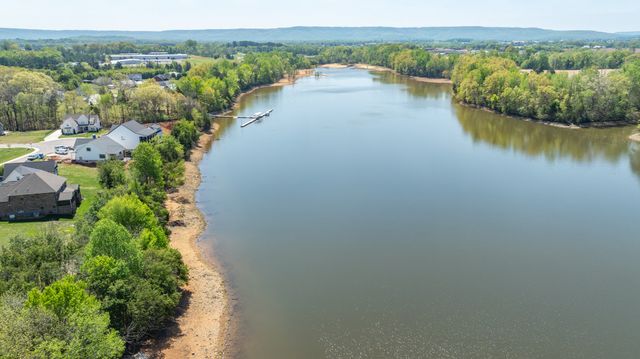 70 Island Way, Winchester, TN 37398
