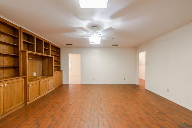 504 W Terrace Dr, Longview, TX 75601