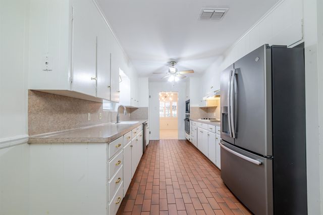 504 W Terrace Dr, Longview, TX 75601