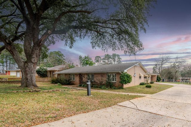 504 W Terrace Dr, Longview, TX 75601