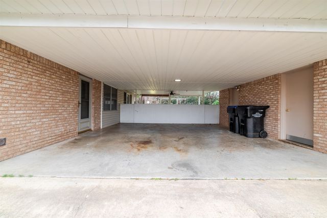 504 W Terrace Dr, Longview, TX 75601