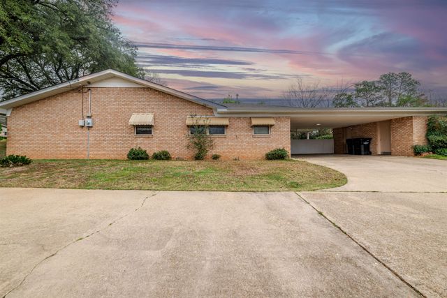 504 W Terrace Dr, Longview, TX 75601