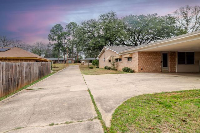 504 W Terrace Dr, Longview, TX 75601