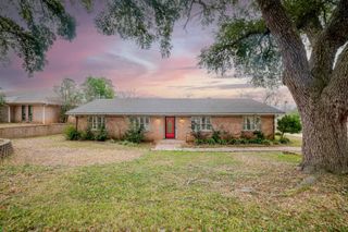 504 W Terrace Dr, Longview, TX 75601