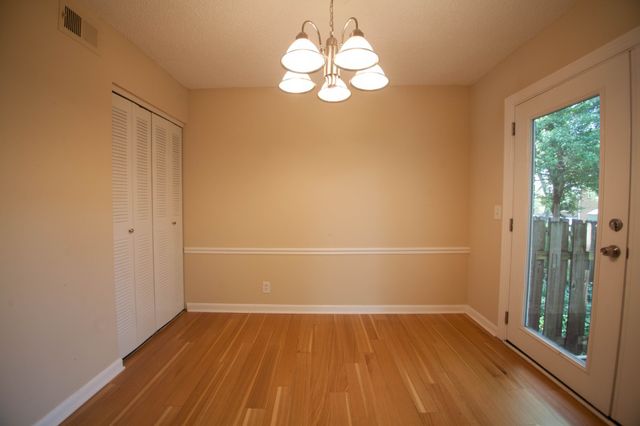 5510 Country Dr Apt 34, Nashville, TN 37211