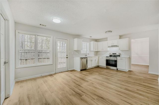 5835 Raventree Court, Atlanta, GA 30349