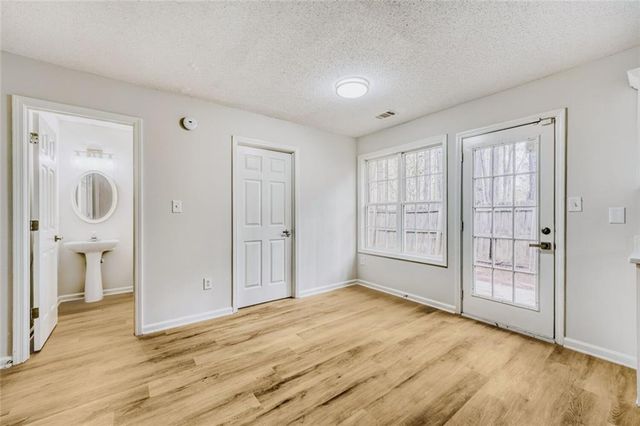 5835 Raventree Court, Atlanta, GA 30349