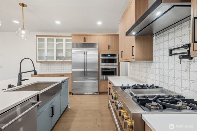 8413 137th Avenue SE #6, Newcastle, WA 98059