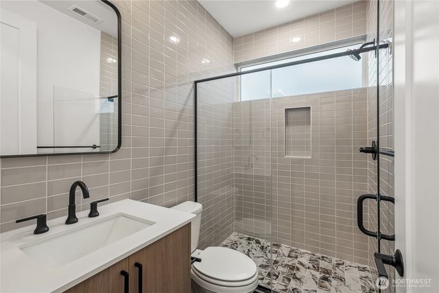 8413 137th Avenue SE #6, Newcastle, WA 98059