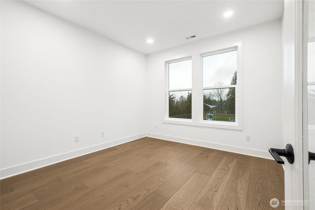 8413 137th Avenue SE #6, Newcastle, WA 98059