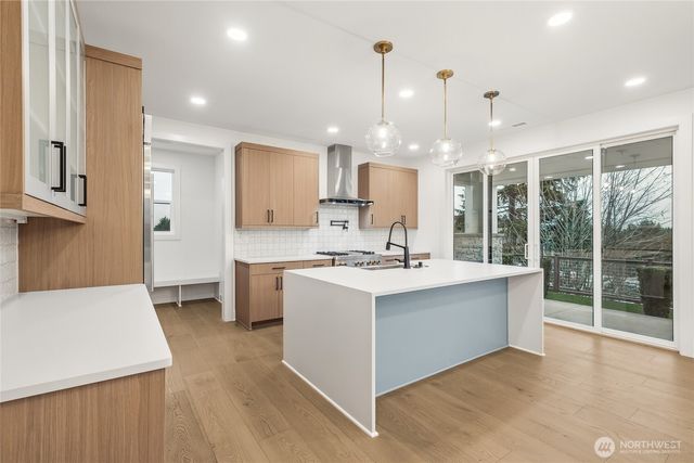 8413 137th Avenue SE #6, Newcastle, WA 98059