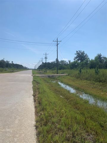 8205 Road 5878, Cleveland, TX 77327