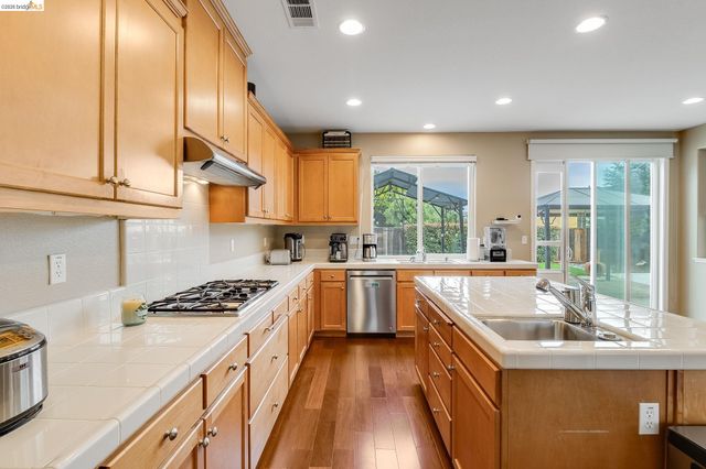 417 McAllister Drive, Benicia, CA 94510