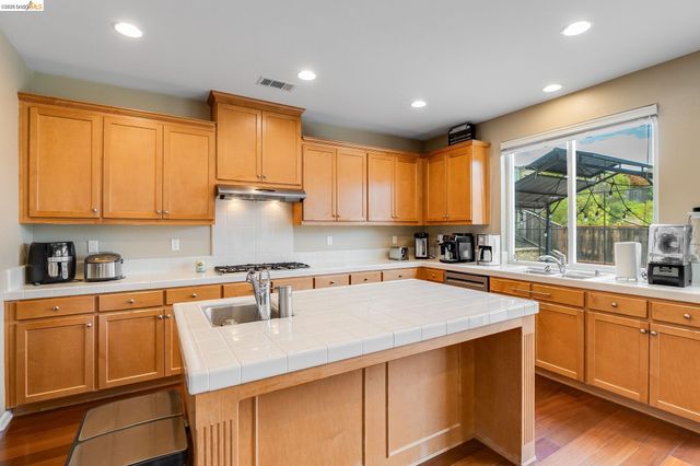 417 McAllister Drive, Benicia, CA 94510
