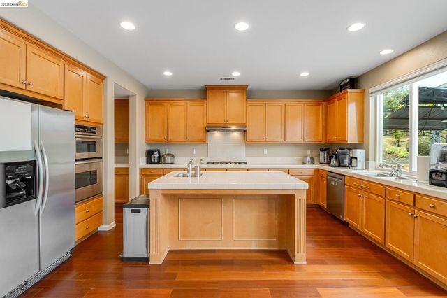 417 McAllister Drive, Benicia, CA 94510