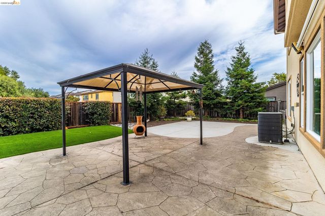 417 McAllister Drive, Benicia, CA 94510