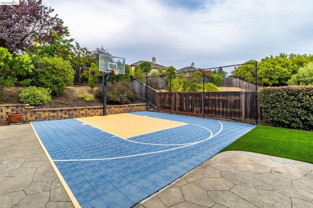 417 McAllister Drive, Benicia, CA 94510