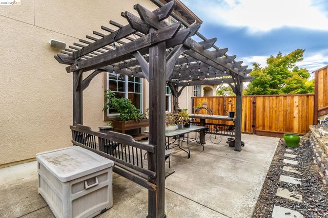 417 McAllister Drive, Benicia, CA 94510